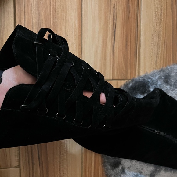 NWT Shoe Dazzle Above the Knee, Lace-Up Boots - Picture 3 of 7